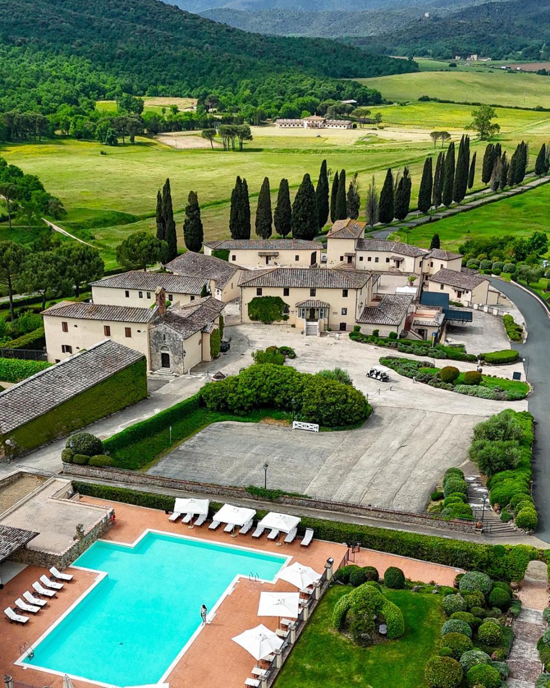 La Bagnaia Golf Resort Екстериор снимка