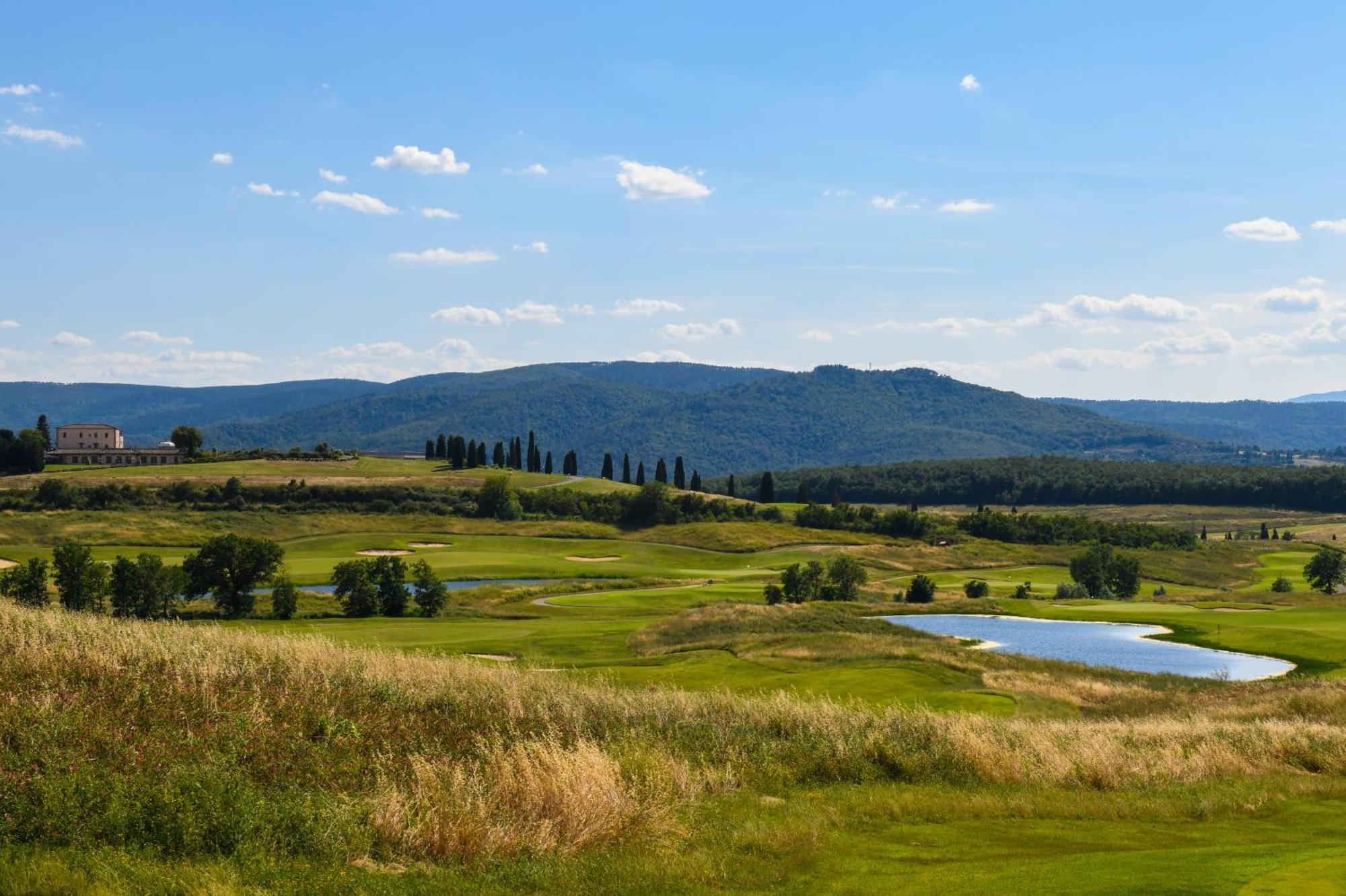 La Bagnaia Golf Resort Екстериор снимка