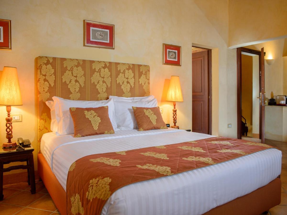 La Bagnaia Golf Resort Екстериор снимка