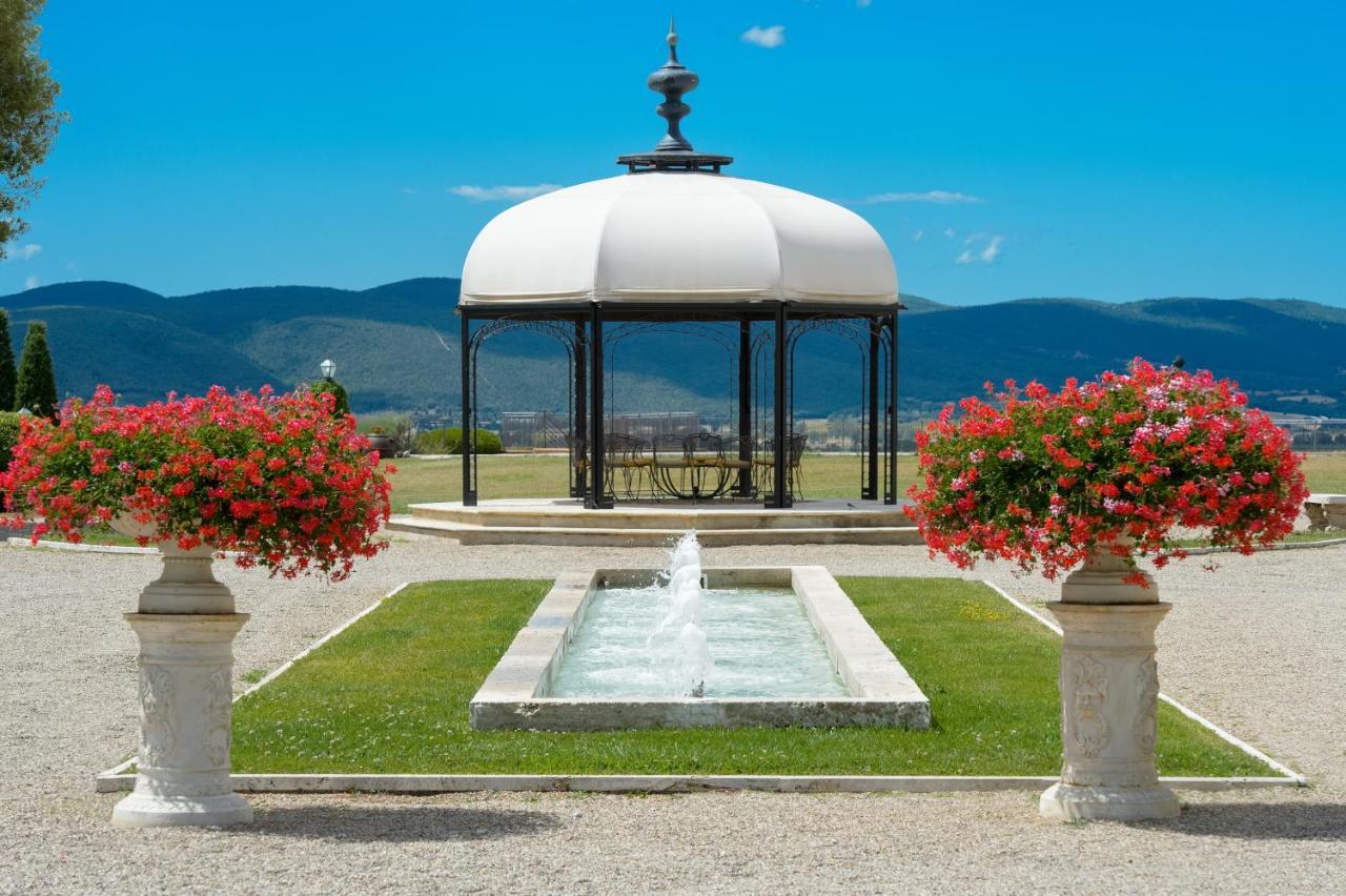 La Bagnaia Golf Resort Екстериор снимка